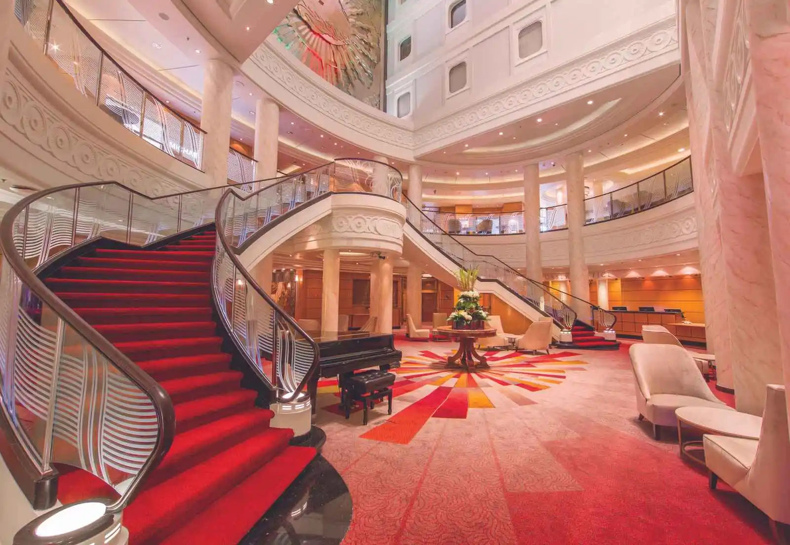 Atrium, Queen Mary 2, Cunard