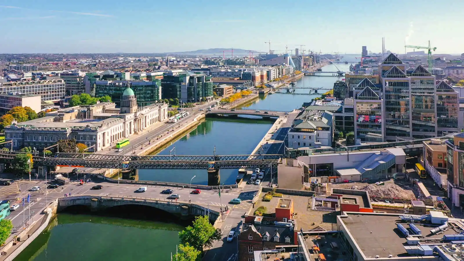 Vue aérienne de la Liffey River et Custom House, Dublin, Irlande
