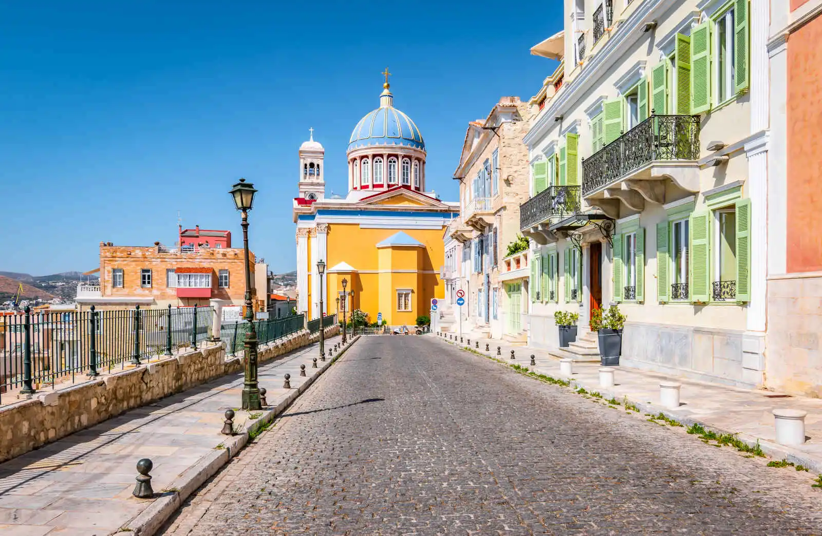 Ruelle colorée, Syros, Grèce