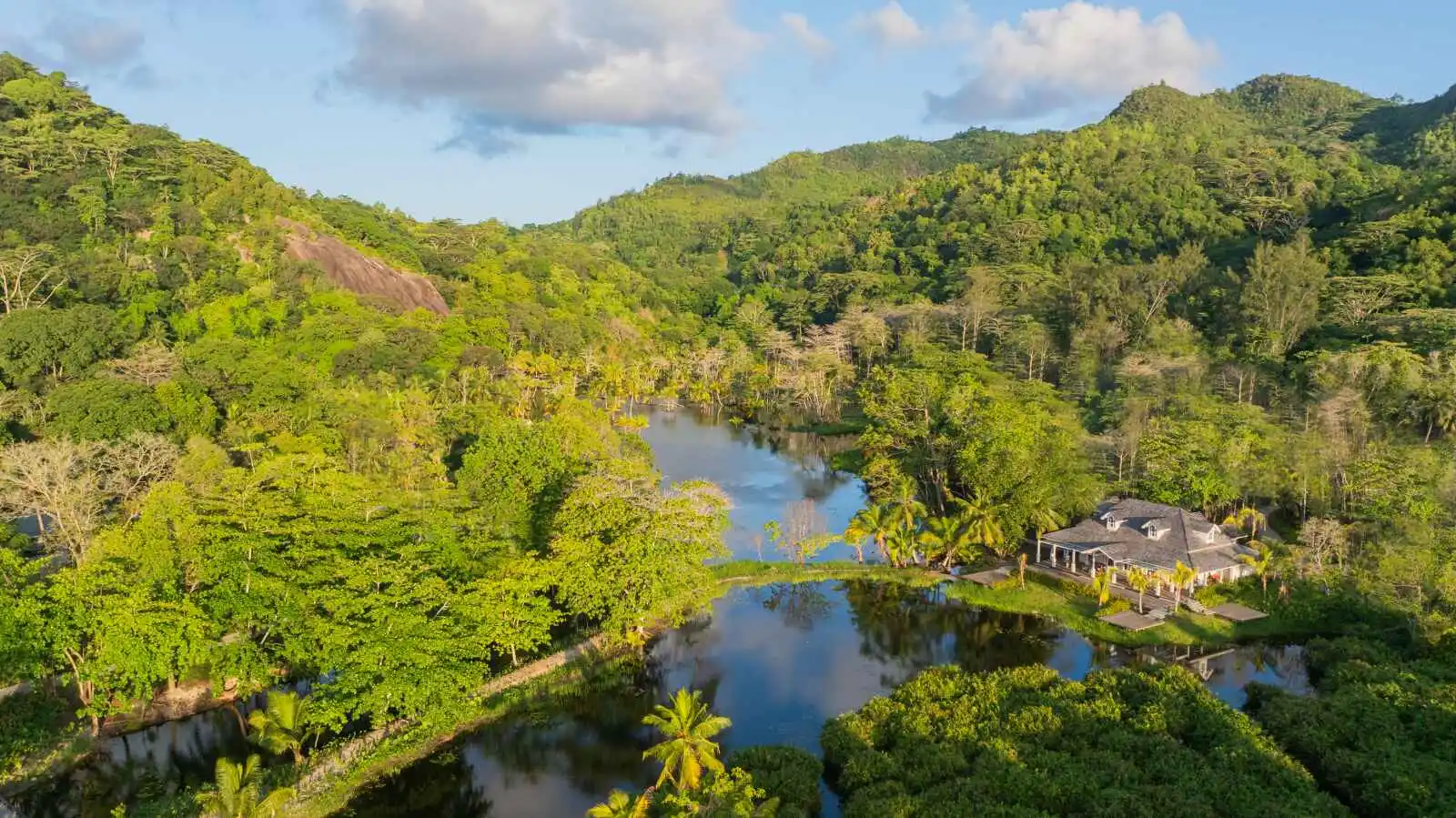 Vue aérienne de Mizumi, Cheval Blanc Seychelles, Mahé, Seychelles