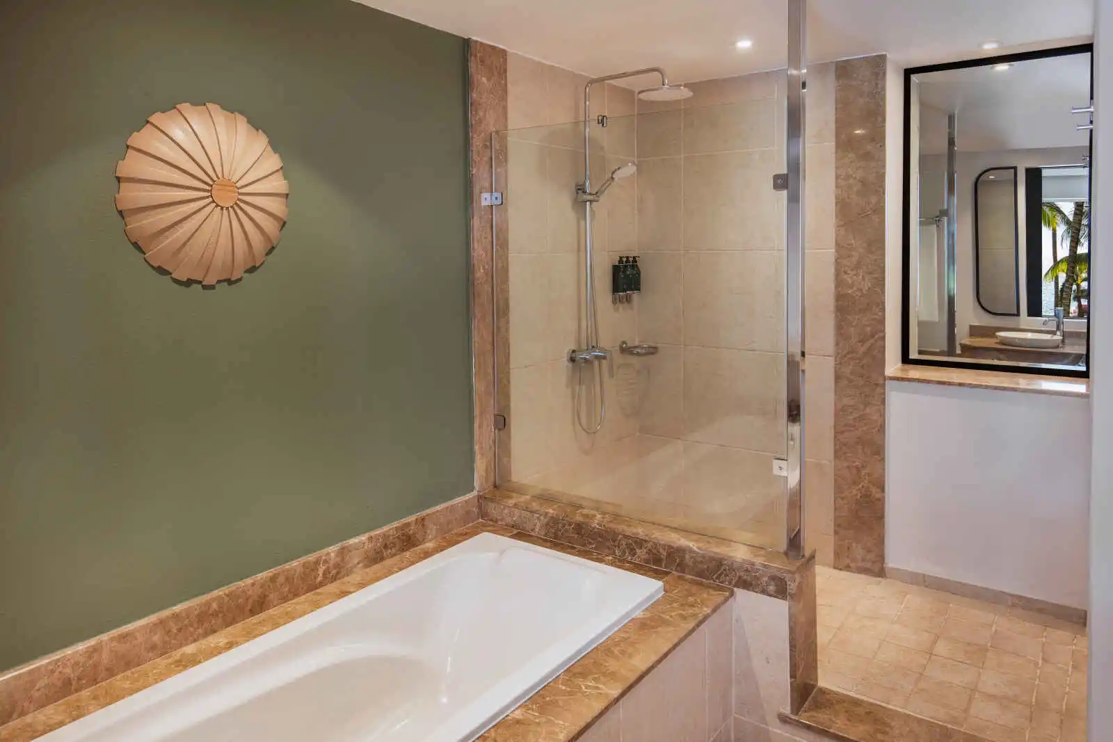 Victoria Beachcomber Resort & Spa - 4.5* - 10