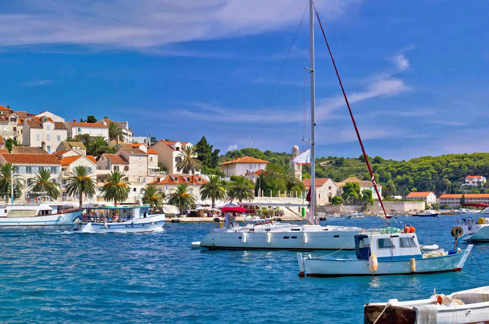 Port de plaisance, île de Hvar, Croatie