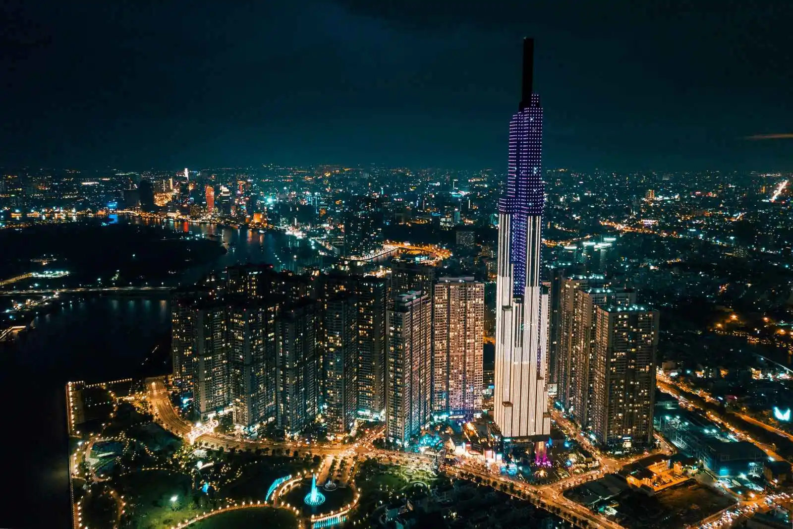 Hô Chi Minh Ville de nuit