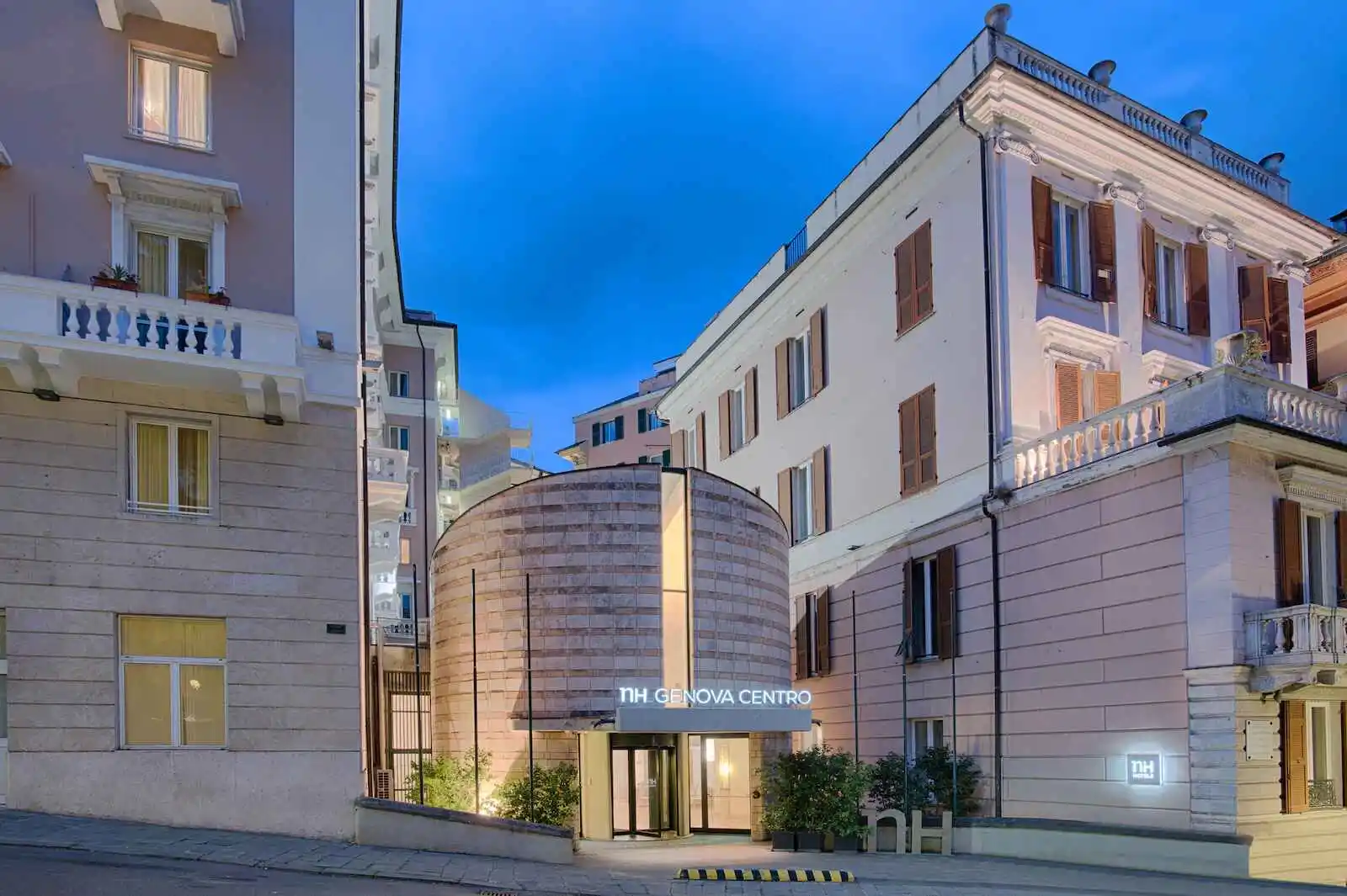 NH Genova Centro - 4*