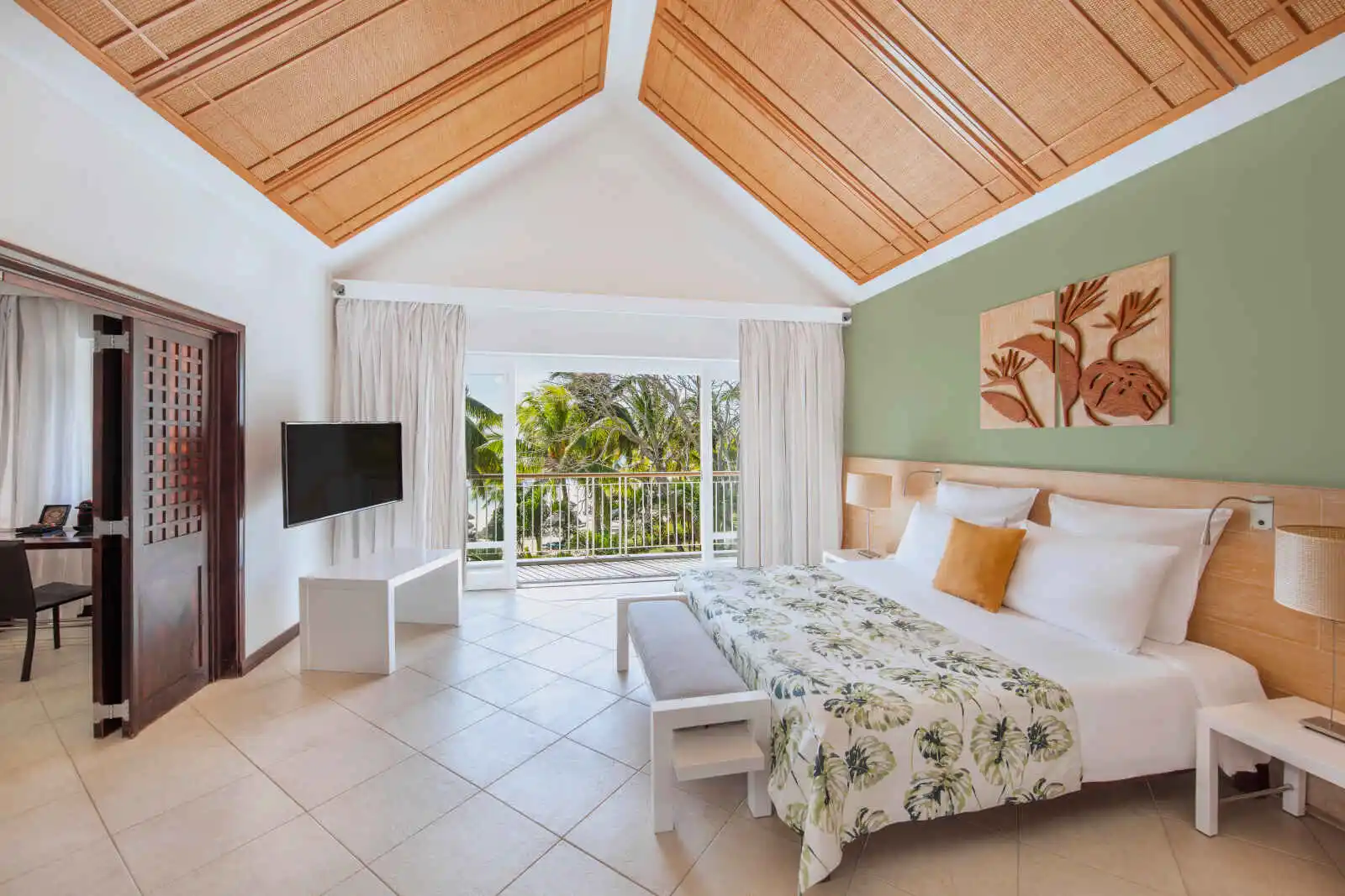 Victoria Beachcomber Resort & Spa - 4.5* - 34