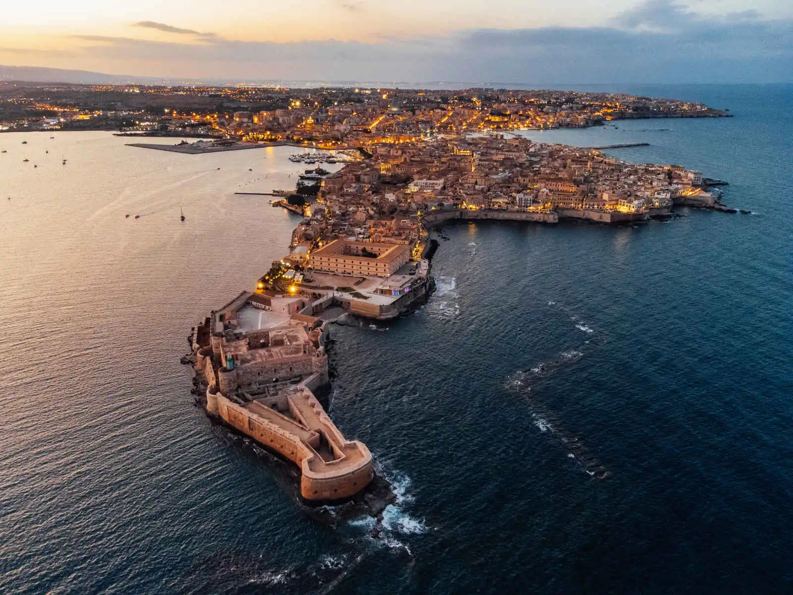 Vue aérienne de la presqu'île d'Ortygie, Syracuse, Sicile, Italie