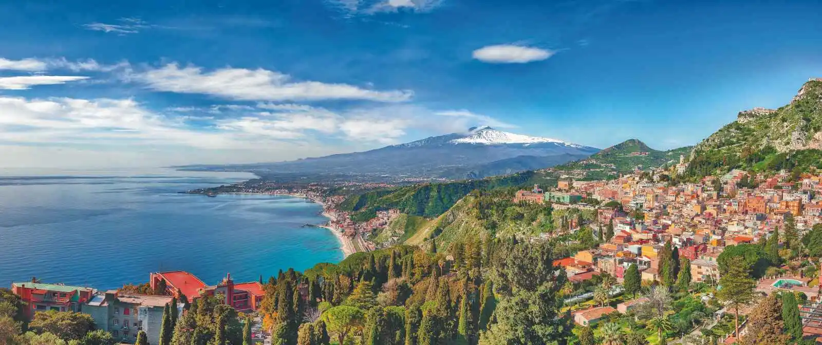 Vue panoramique sur la baie Giardini-Naxos, Taormine, Sicile, Italie