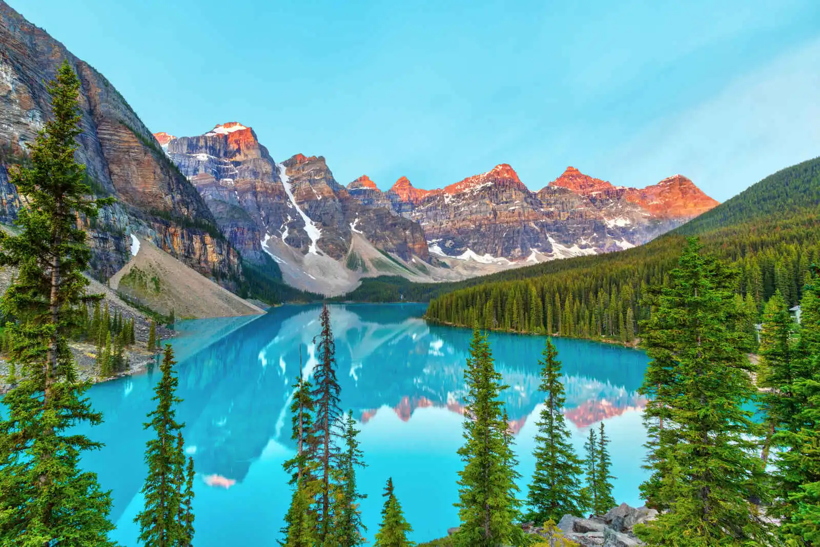 Eaux bleues du lac Louise