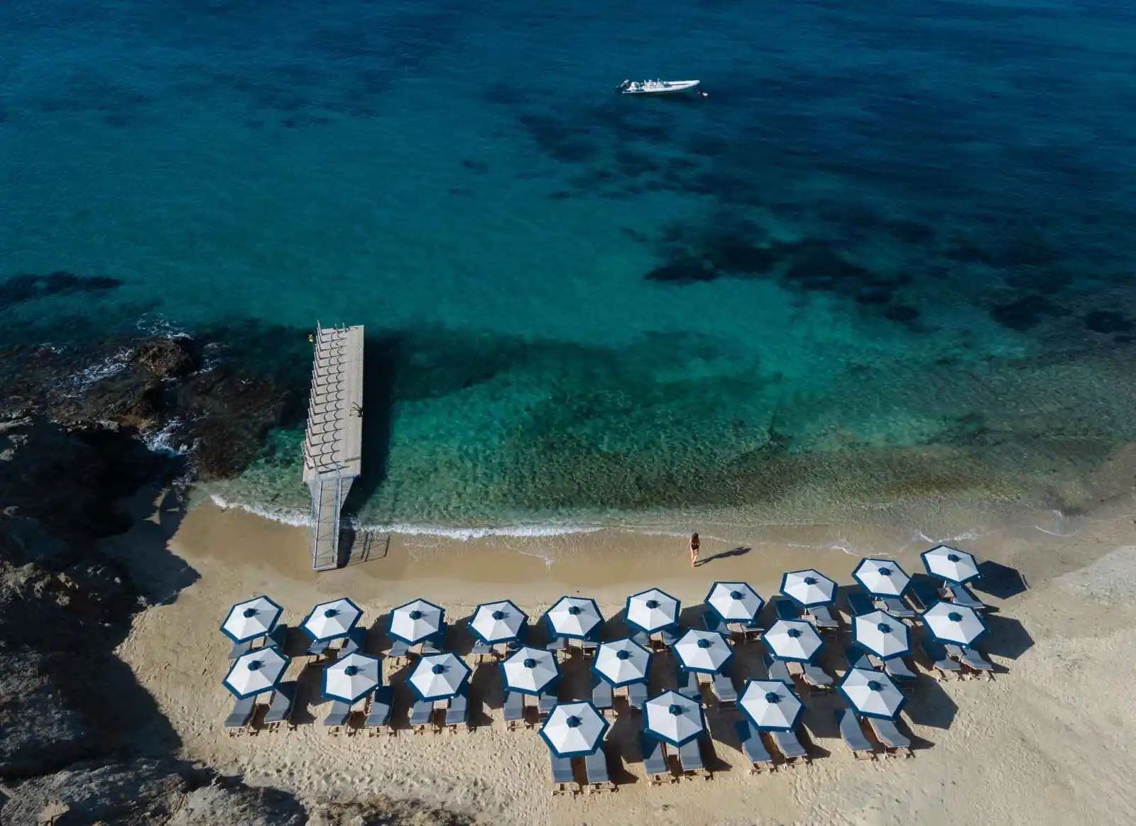 Vue aérienne de la plage de l'hôtel, Mykonos Grand Hotel & Resort