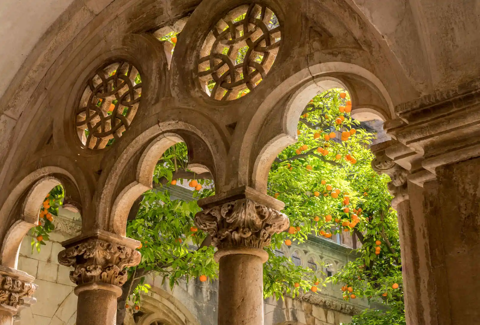 Cour et cloître, Monastère franciscain, Dubrovnik, Croatie