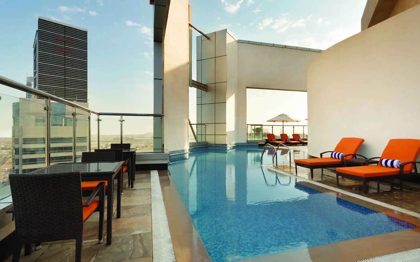 Ramada by Wyndham Abu Dhabi Corniche - 4*