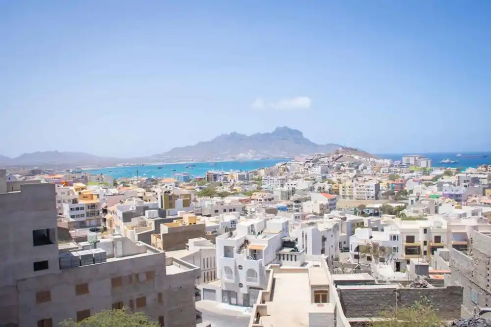 Vue sur le port principal de Mindelo, île de Sao Vicente, îles du Cap Vert