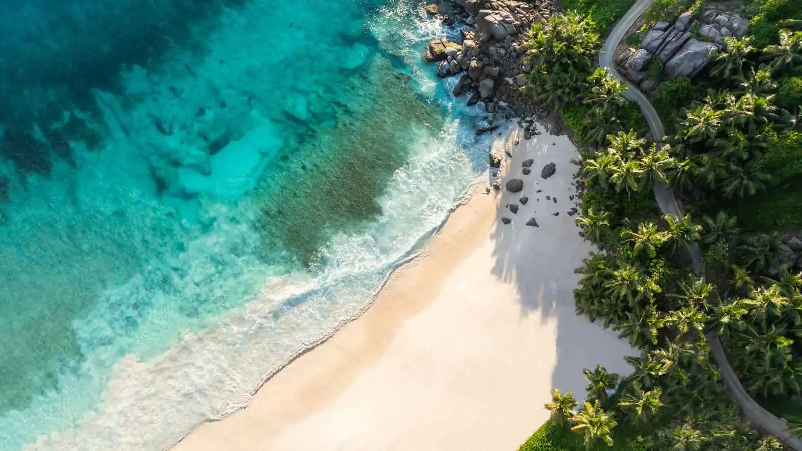 Vue aérienne de la plage, Cheval Blanc Seychelles, Mahé, Seychelles