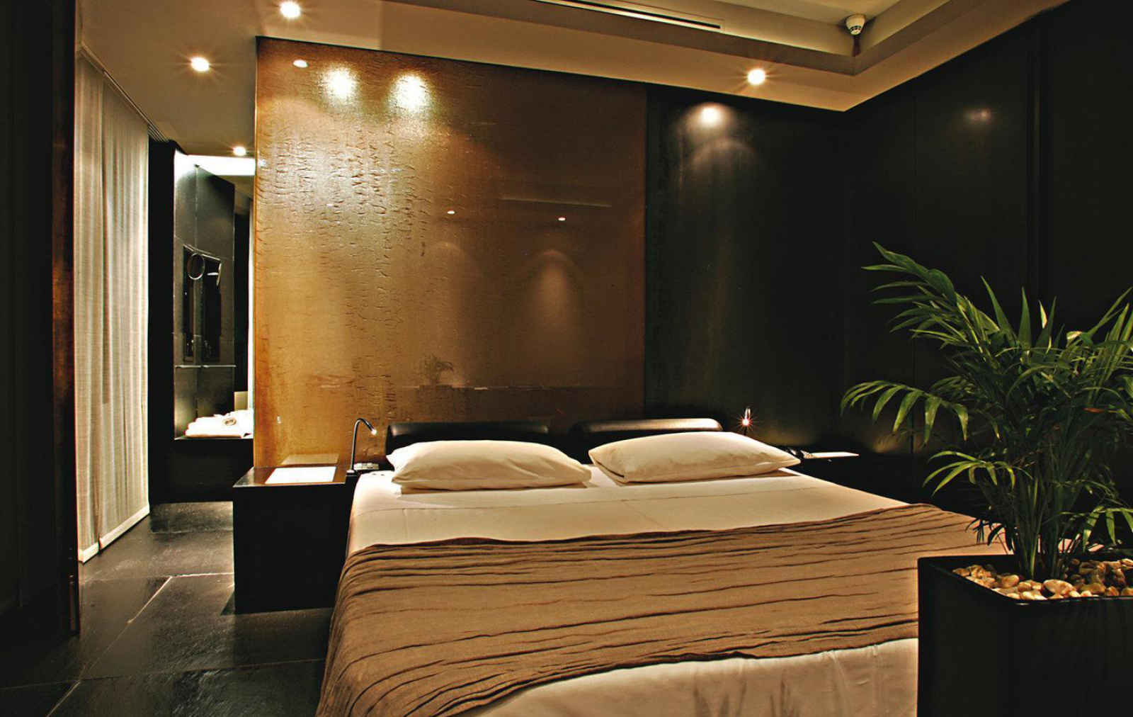 Straf Hotel & Bar - 4*