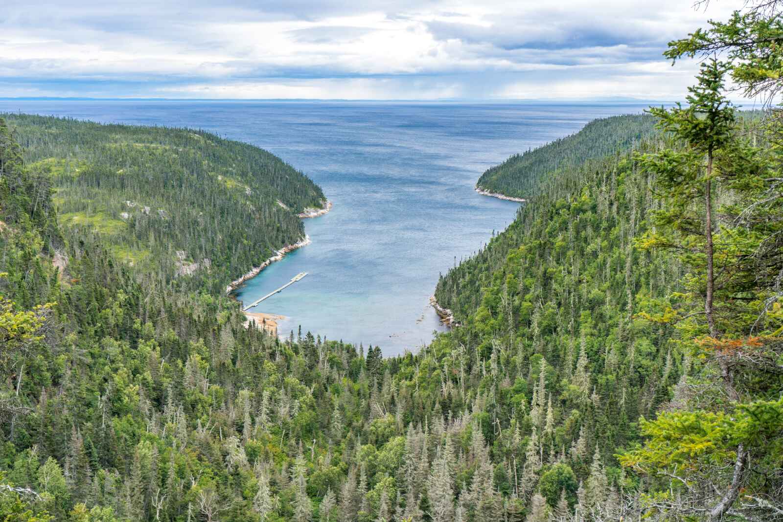 Vue sur le Fjard de St Pancrace, Baie Comeau, Côte Nord de Québec, Canada