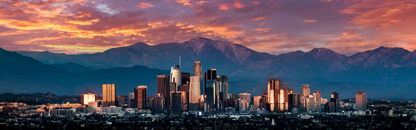 Coucher de soleil sur la skyline de Los Angeles, New York