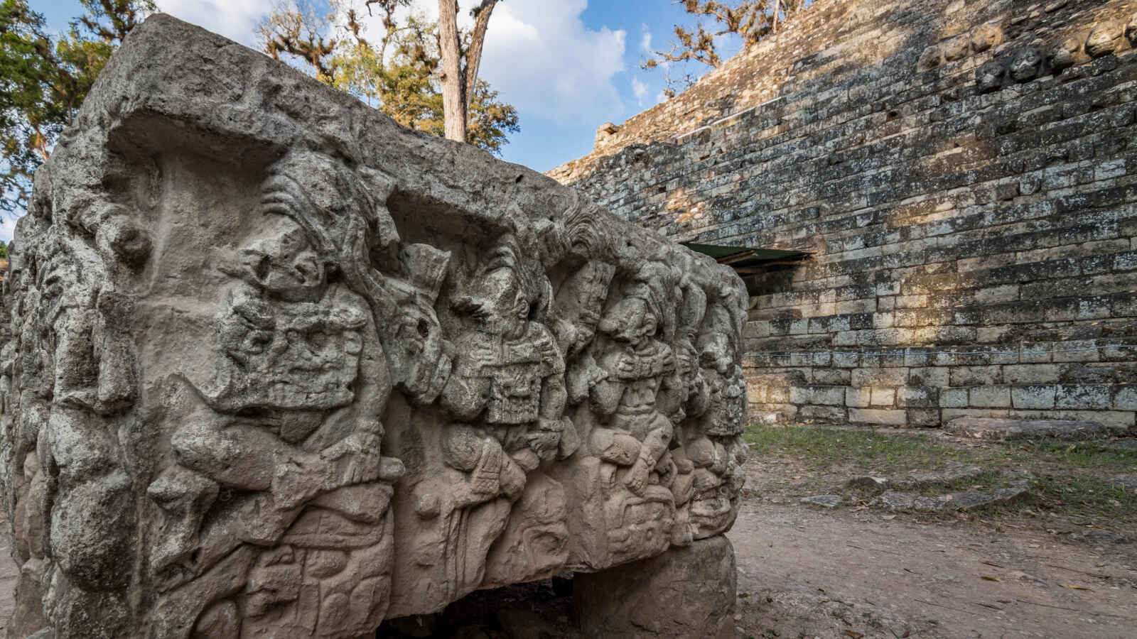 Stèle ornée de décors maya, Copán, Guatemala