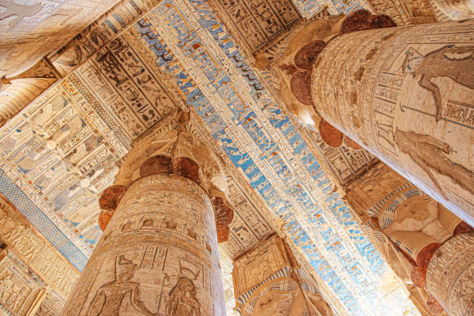 Détails intérieurs du Temple de Dendérah, Égypte